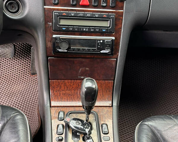 Черный Мерседес Е-Класс, объемом двигателя 3.2 л и пробегом 570 тыс. км за 4000 $, фото 14 на Automoto.ua