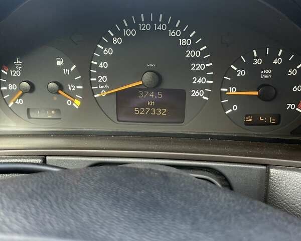 Чорний Мерседес Е-Клас, об'ємом двигуна 2.6 л та пробігом 527 тис. км за 3500 $, фото 3 на Automoto.ua