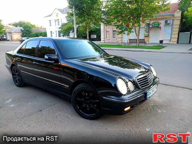 Черный Мерседес Е-Класс, объемом двигателя 3.2 л и пробегом 340 тыс. км за 4300 $, фото 2 на Automoto.ua