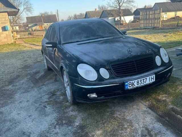 Черный Мерседес Е-Класс, объемом двигателя 2.7 л и пробегом 400 тыс. км за 7000 $, фото 6 на Automoto.ua