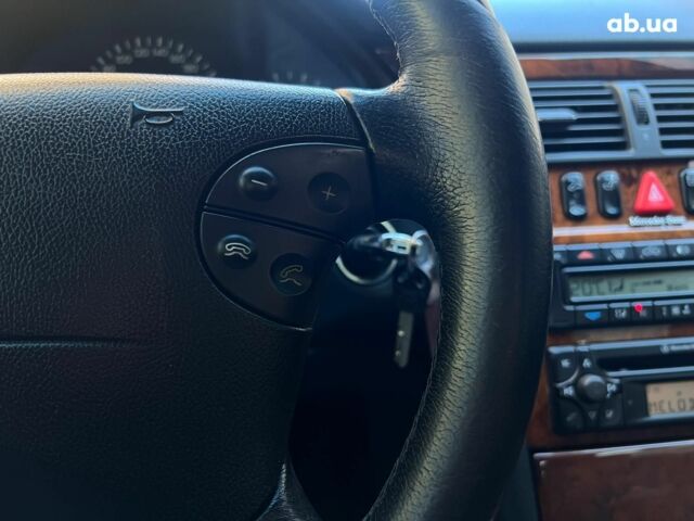 Черный Мерседес Е-Класс, объемом двигателя 2.8 л и пробегом 241 тыс. км за 8490 $, фото 16 на Automoto.ua