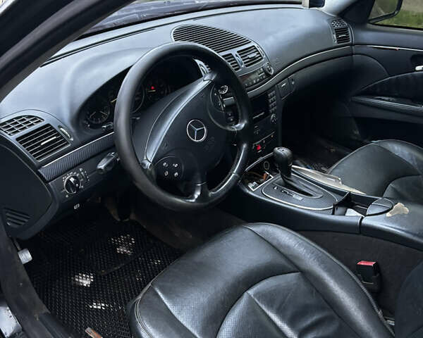 Чорний Мерседес Е-Клас, об'ємом двигуна 2.69 л та пробігом 326 тис. км за 5200 $, фото 6 на Automoto.ua