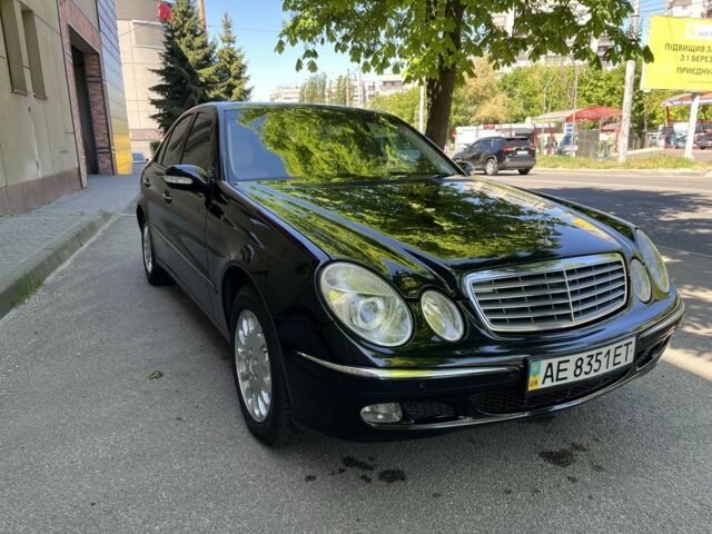 Черный Мерседес Е-Класс, объемом двигателя 2.4 л и пробегом 299 тыс. км за 6500 $, фото 1 на Automoto.ua