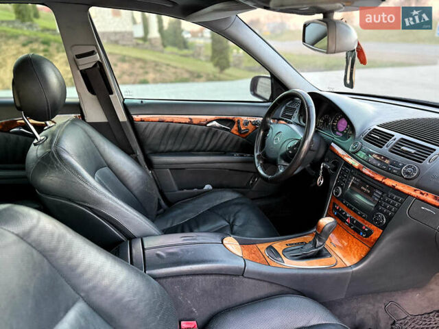 Чорний Мерседес Е-Клас, об'ємом двигуна 3.2 л та пробігом 309 тис. км за 4600 $, фото 30 на Automoto.ua