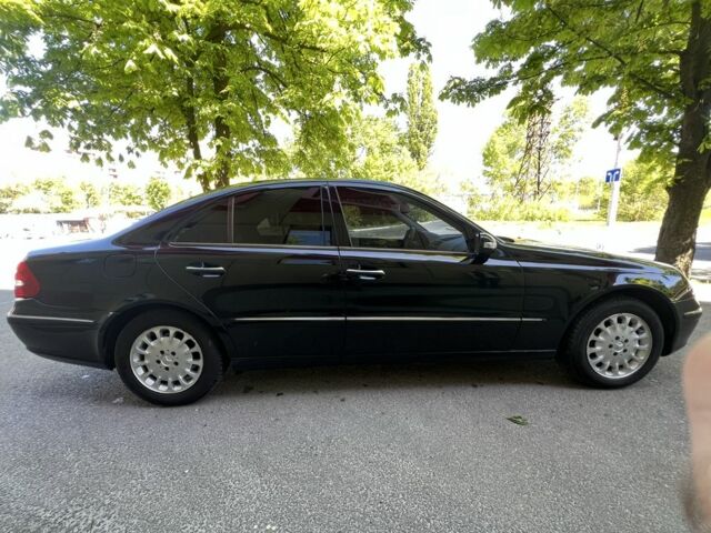 Черный Мерседес Е-Класс, объемом двигателя 2.4 л и пробегом 299 тыс. км за 6500 $, фото 9 на Automoto.ua