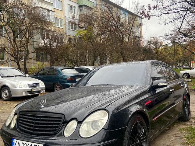 Черный Мерседес Е-Класс, объемом двигателя 3.2 л и пробегом 458 тыс. км за 5000 $, фото 1 на Automoto.ua