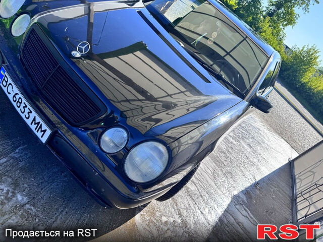 Черный Мерседес Е-Класс, объемом двигателя 2 л и пробегом 200 тыс. км за 4000 $, фото 4 на Automoto.ua