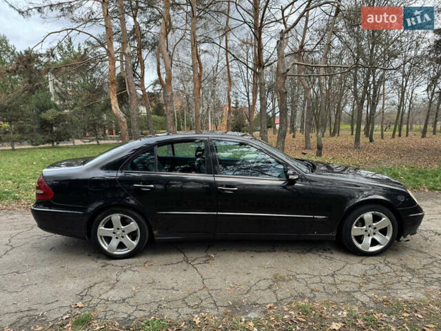 Черный Мерседес Е-Класс, объемом двигателя 3.2 л и пробегом 340 тыс. км за 2999 $, фото 6 на Automoto.ua