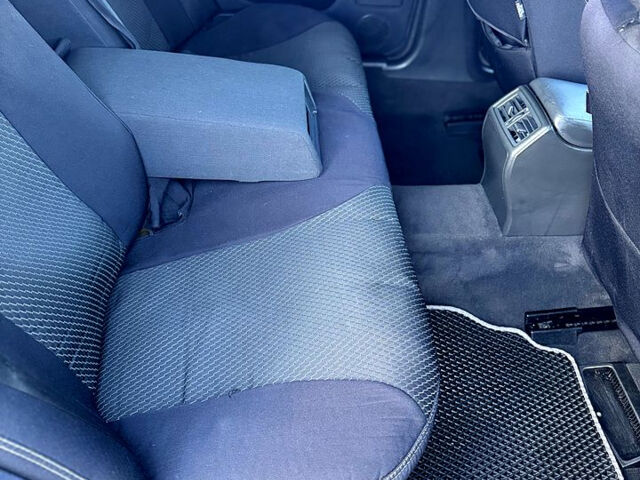 Черный Мерседес Е-Класс, объемом двигателя 2 л и пробегом 200 тыс. км за 4000 $, фото 12 на Automoto.ua