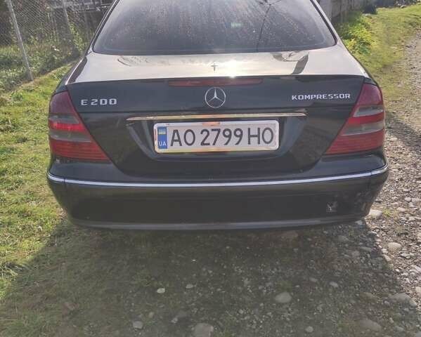 Черный Мерседес Е-Класс, объемом двигателя 1.8 л и пробегом 340 тыс. км за 5100 $, фото 2 на Automoto.ua