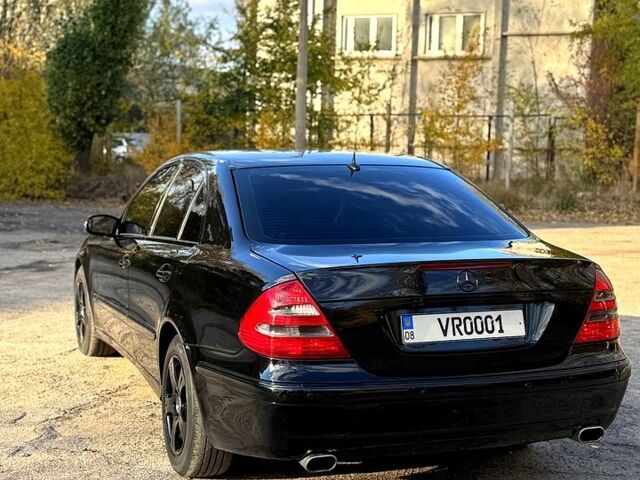 Черный Мерседес Е-Класс, объемом двигателя 1.8 л и пробегом 250 тыс. км за 5999 $, фото 6 на Automoto.ua