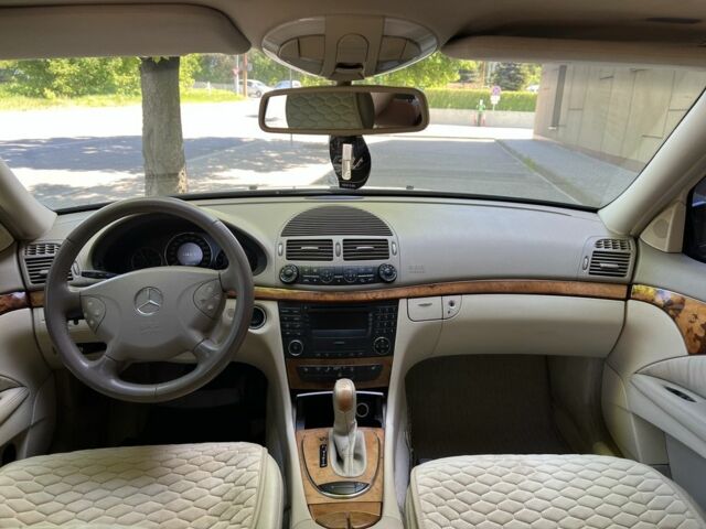 Черный Мерседес Е-Класс, объемом двигателя 2.4 л и пробегом 299 тыс. км за 6500 $, фото 15 на Automoto.ua