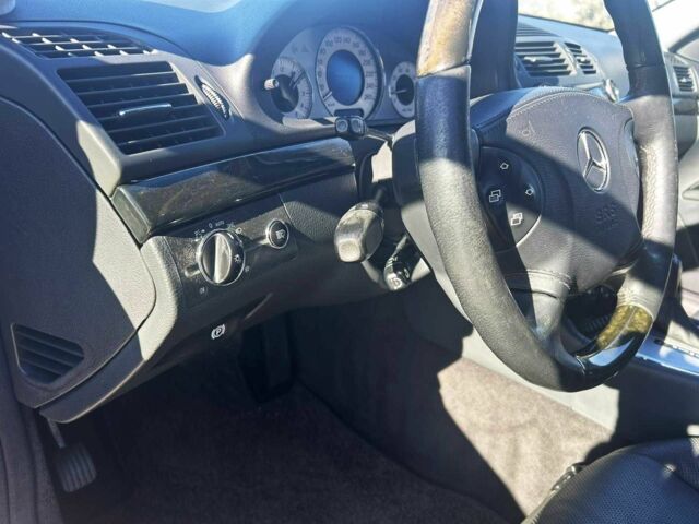 Чорний Мерседес Е-Клас, об'ємом двигуна 3.2 л та пробігом 170 тис. км за 8500 $, фото 13 на Automoto.ua