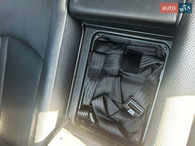 Чорний Мерседес Е-Клас, об'ємом двигуна 3.2 л та пробігом 170 тис. км за 8500 $, фото 11 на Automoto.ua