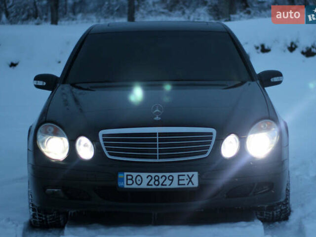 Черный Мерседес Е-Класс, объемом двигателя 3.2 л и пробегом 220 тыс. км за 6000 $, фото 32 на Automoto.ua