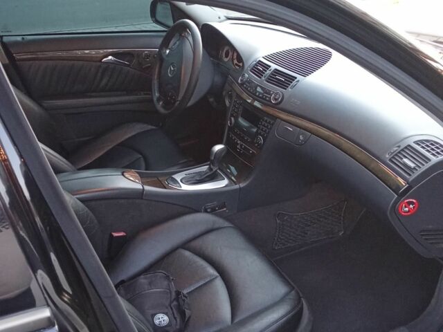 Черный Мерседес Е-Класс, объемом двигателя 0 л и пробегом 264 тыс. км за 5600 $, фото 3 на Automoto.ua