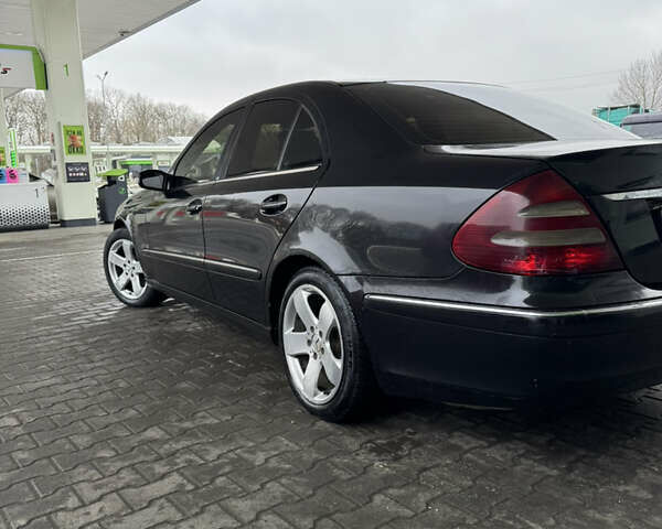 Черный Мерседес Е-Класс, объемом двигателя 2.69 л и пробегом 326 тыс. км за 6000 $, фото 6 на Automoto.ua