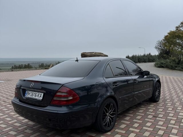 Черный Мерседес Е-Класс, объемом двигателя 2.1 л и пробегом 359 тыс. км за 6600 $, фото 6 на Automoto.ua
