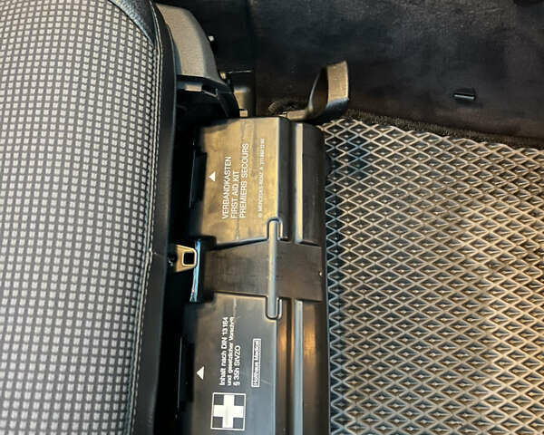 Чорний Мерседес Е-Клас, об'ємом двигуна 2.69 л та пробігом 314 тис. км за 7500 $, фото 19 на Automoto.ua