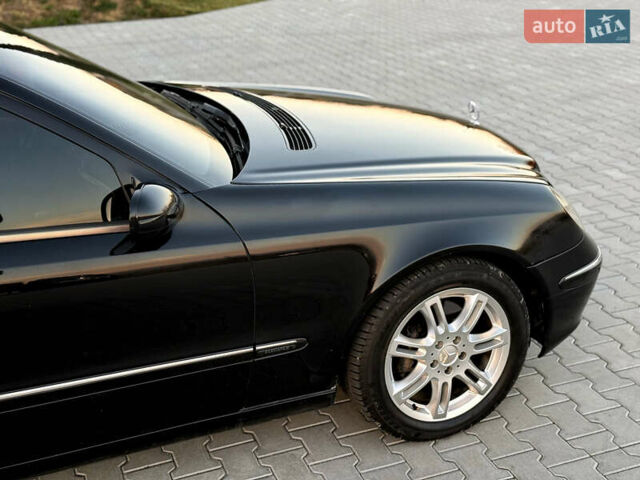 Чорний Мерседес Е-Клас, об'ємом двигуна 3.2 л та пробігом 309 тис. км за 4600 $, фото 14 на Automoto.ua