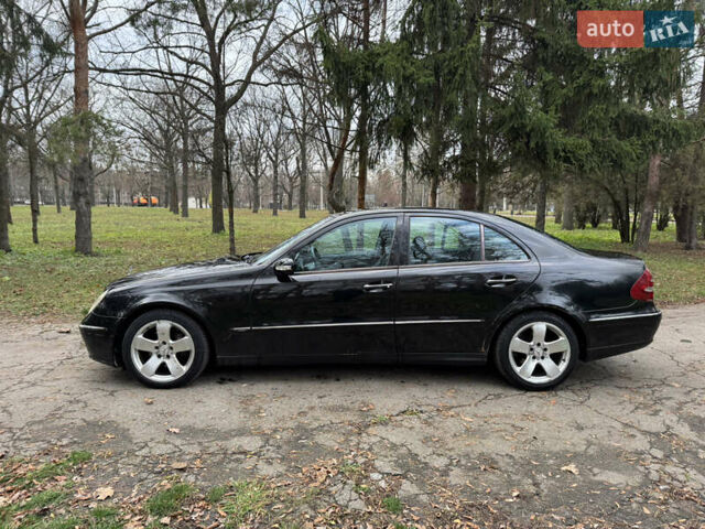 Черный Мерседес Е-Класс, объемом двигателя 3.2 л и пробегом 340 тыс. км за 2999 $, фото 2 на Automoto.ua