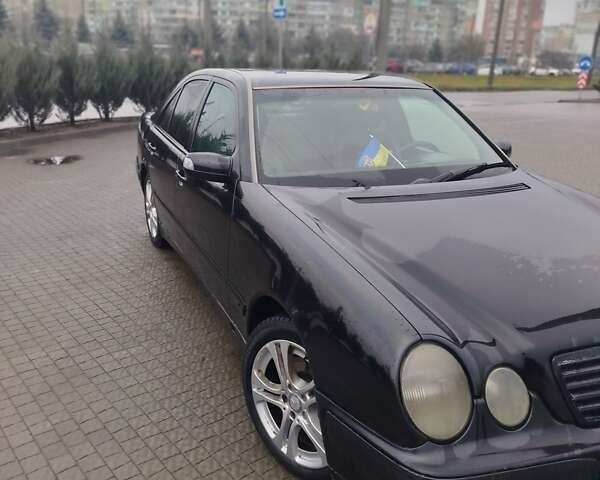 Чорний Мерседес Е-Клас, об'ємом двигуна 3.2 л та пробігом 400 тис. км за 5800 $, фото 1 на Automoto.ua
