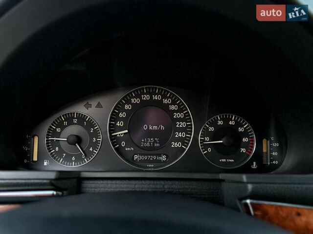 Чорний Мерседес Е-Клас, об'ємом двигуна 3.2 л та пробігом 309 тис. км за 4600 $, фото 35 на Automoto.ua
