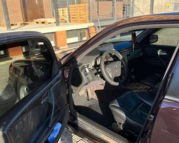 Черный Мерседес Е-Класс, объемом двигателя 2.7 л и пробегом 393 тыс. км за 6650 $, фото 8 на Automoto.ua