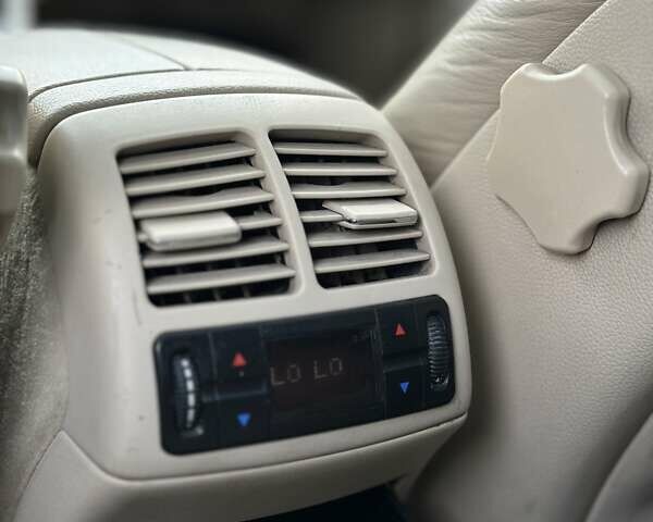 Черный Мерседес Е-Класс, объемом двигателя 3.2 л и пробегом 243 тыс. км за 4699 $, фото 16 на Automoto.ua