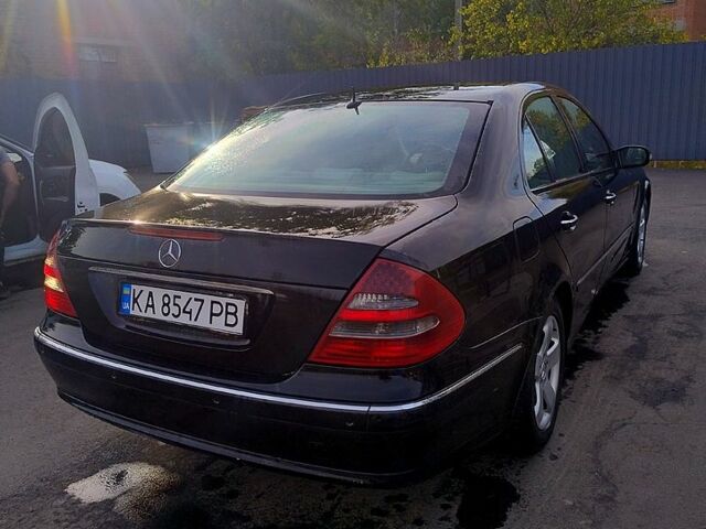 Черный Мерседес Е-Класс, объемом двигателя 2.7 л и пробегом 413 тыс. км за 4950 $, фото 3 на Automoto.ua