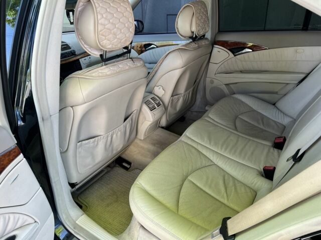 Черный Мерседес Е-Класс, объемом двигателя 2.4 л и пробегом 299 тыс. км за 6500 $, фото 12 на Automoto.ua