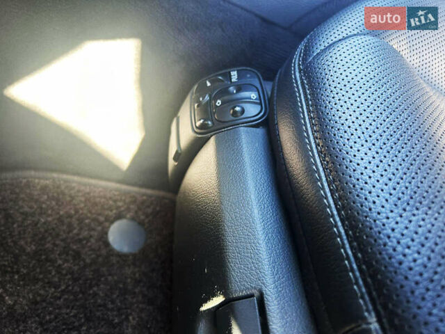 Чорний Мерседес Е-Клас, об'ємом двигуна 3.2 л та пробігом 170 тис. км за 8500 $, фото 15 на Automoto.ua