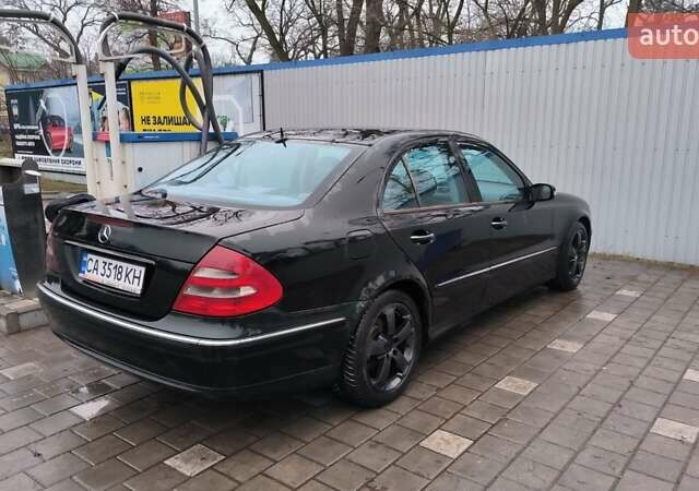 Чорний Мерседес Е-Клас, об'ємом двигуна 2.69 л та пробігом 348 тис. км за 6200 $, фото 4 на Automoto.ua