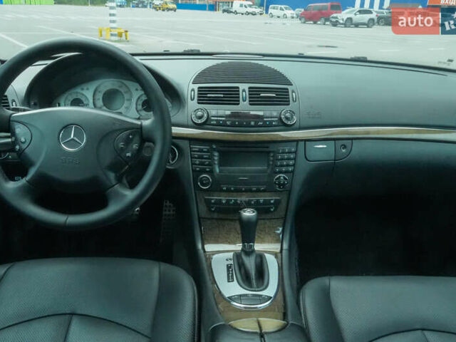Черный Мерседес Е-Класс, объемом двигателя 4.97 л и пробегом 300 тыс. км за 9300 $, фото 16 на Automoto.ua