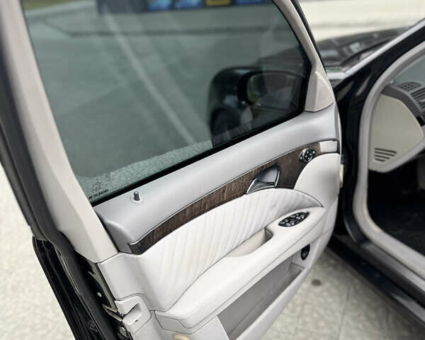 Чорний Мерседес Е-Клас, об'ємом двигуна 2.69 л та пробігом 382 тис. км за 8200 $, фото 13 на Automoto.ua