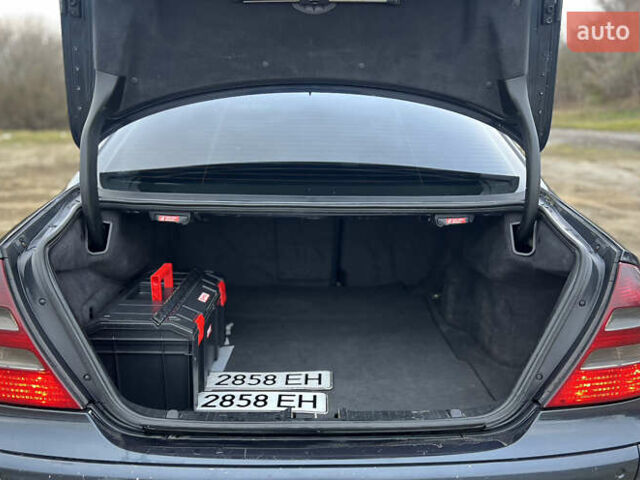 Черный Мерседес Е-Класс, объемом двигателя 2.7 л и пробегом 400 тыс. км за 6900 $, фото 10 на Automoto.ua