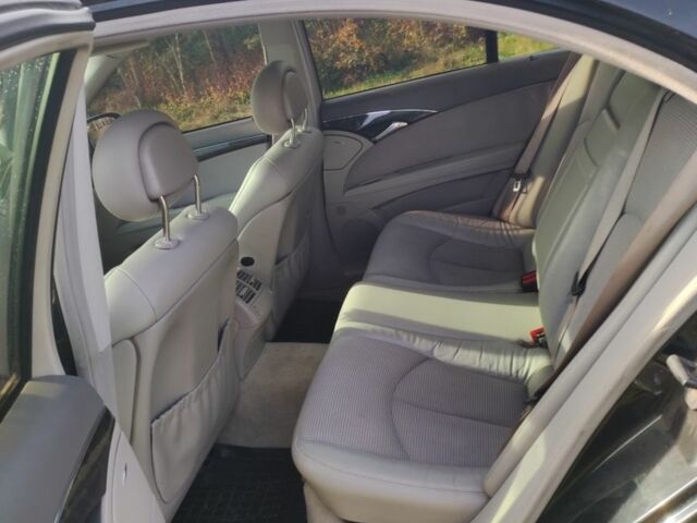 Черный Мерседес Е-Класс, объемом двигателя 1.8 л и пробегом 340 тыс. км за 5100 $, фото 6 на Automoto.ua