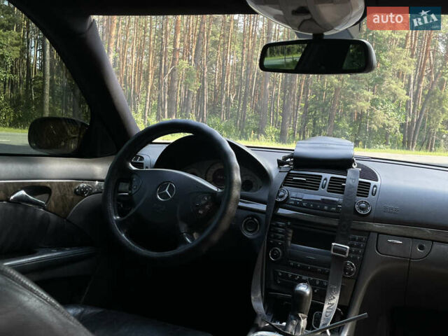 Черный Мерседес Е-Класс, объемом двигателя 2.6 л и пробегом 370 тыс. км за 5000 $, фото 26 на Automoto.ua