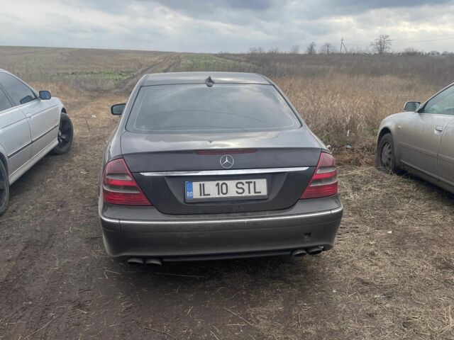 Черный Мерседес Е-Класс, объемом двигателя 3.2 л и пробегом 300 тыс. км за 5211 $, фото 2 на Automoto.ua