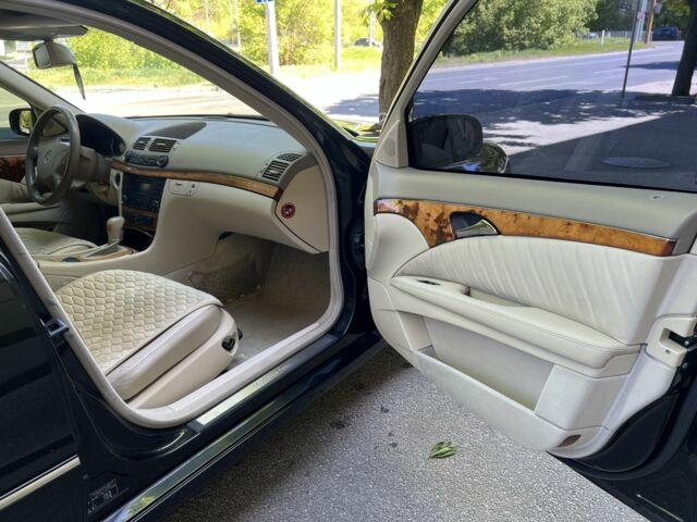 Черный Мерседес Е-Класс, объемом двигателя 2.4 л и пробегом 299 тыс. км за 6500 $, фото 16 на Automoto.ua