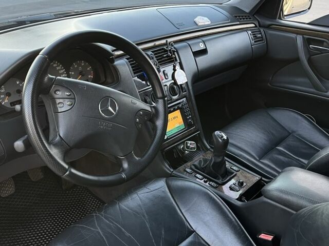 Черный Мерседес Е-Класс, объемом двигателя 2.7 л и пробегом 2 тыс. км за 5990 $, фото 4 на Automoto.ua