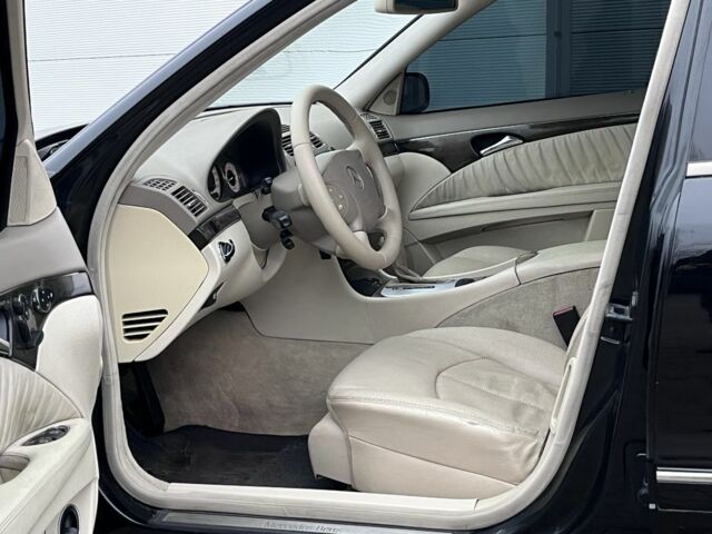 Черный Мерседес Е-Класс, объемом двигателя 2.4 л и пробегом 450 тыс. км за 4700 $, фото 7 на Automoto.ua