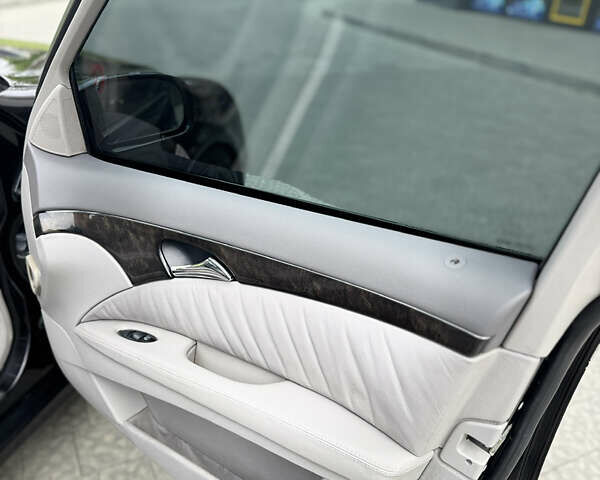 Чорний Мерседес Е-Клас, об'ємом двигуна 2.69 л та пробігом 382 тис. км за 8200 $, фото 11 на Automoto.ua