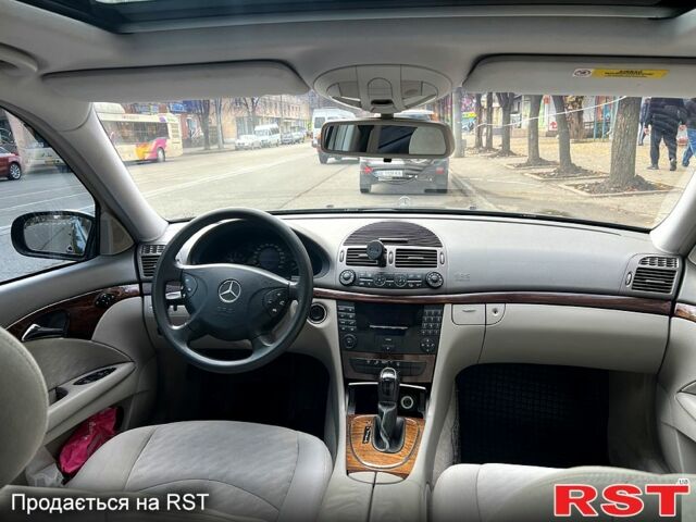 Мерседес Е-Клас 2002 у Кривому Розі на Automoto.ua Чорний Мерседес Е-Клас, об'ємом двигуна 2.6 л та пробігом 307 тис. км за 6500 $, фото 10 на Automoto.ua