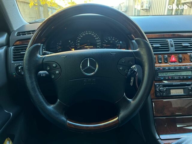 Черный Мерседес Е-Класс, объемом двигателя 2.8 л и пробегом 241 тыс. км за 8490 $, фото 11 на Automoto.ua