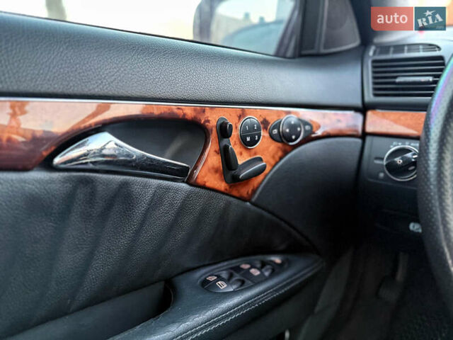 Чорний Мерседес Е-Клас, об'ємом двигуна 3.2 л та пробігом 309 тис. км за 4600 $, фото 21 на Automoto.ua