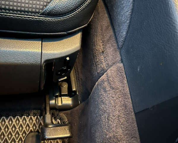 Чорний Мерседес Е-Клас, об'ємом двигуна 2.69 л та пробігом 314 тис. км за 7500 $, фото 18 на Automoto.ua