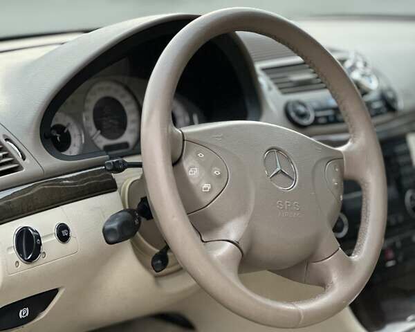 Черный Мерседес Е-Класс, объемом двигателя 3.2 л и пробегом 243 тыс. км за 4699 $, фото 21 на Automoto.ua