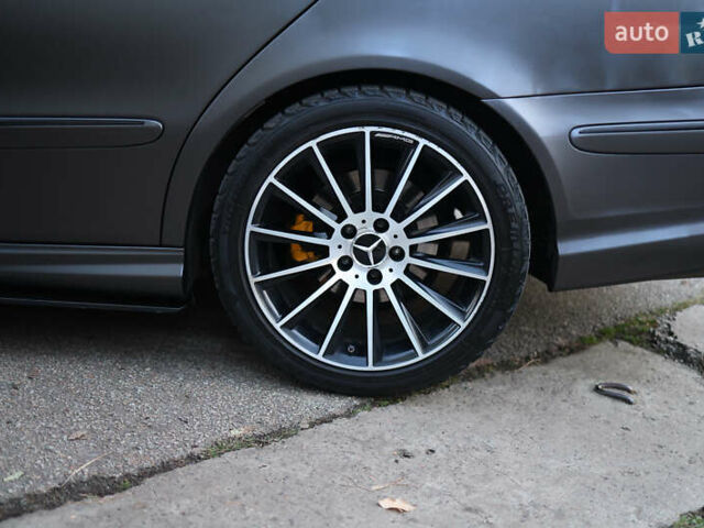 Чорний Мерседес Е-Клас, об'ємом двигуна 5 л та пробігом 320 тис. км за 12000 $, фото 20 на Automoto.ua