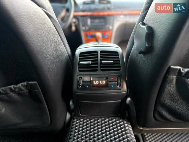 Чорний Мерседес Е-Клас, об'ємом двигуна 3.2 л та пробігом 309 тис. км за 4600 $, фото 34 на Automoto.ua